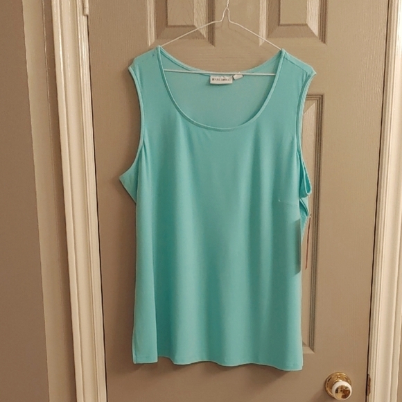 Nina Leonard Tops - NWT Women's Light Green Tank Top 2X